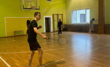 Badmintona sacensības jauniešiem