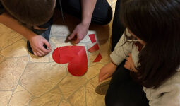 Sirsnīgais Valentīndienas pasākums dienesta viesnīcā