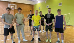 Badmintona sacensības jauniešiem